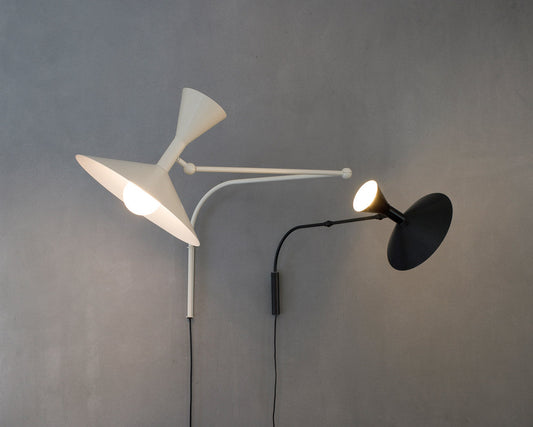 Schwenkbare Wandleuchte Lamp de Marseille Mini und Standard Ausfürhrung von Nemo Lighting in Weiß und Schwarz