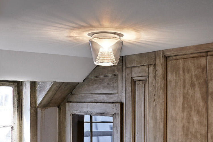 ANNEX Ceiling L Deckenleuchte serien.lighting weißer Sichtschutz opal Reflektor im Einsatz