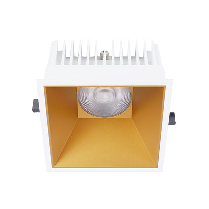 Einbaudownlight FOCO-Q mit weißem Gehäuse und goldenem Reflektor