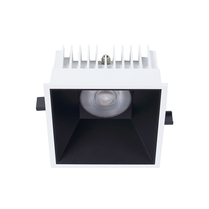 Einbaudownlight FOCO-Q mit weißem Gehäuse und schwarzemReflektor