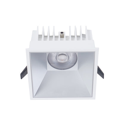 Einbaudownlight FOCO-Q mit weißem Gehäuse und silbernem Reflektor