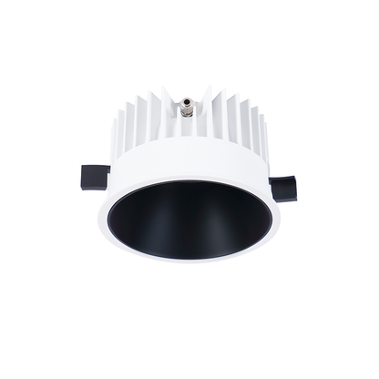 Einbaudownlight FOCO-R mit weißem Gehäuse und schwarzem Reflektor 30W Version