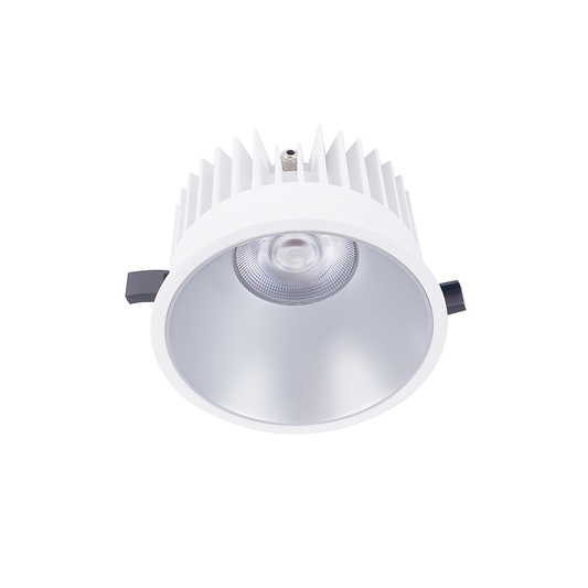 Einbaudownlight FOCO-R mit weißem Gehäuse und silbernem Reflektor 30W