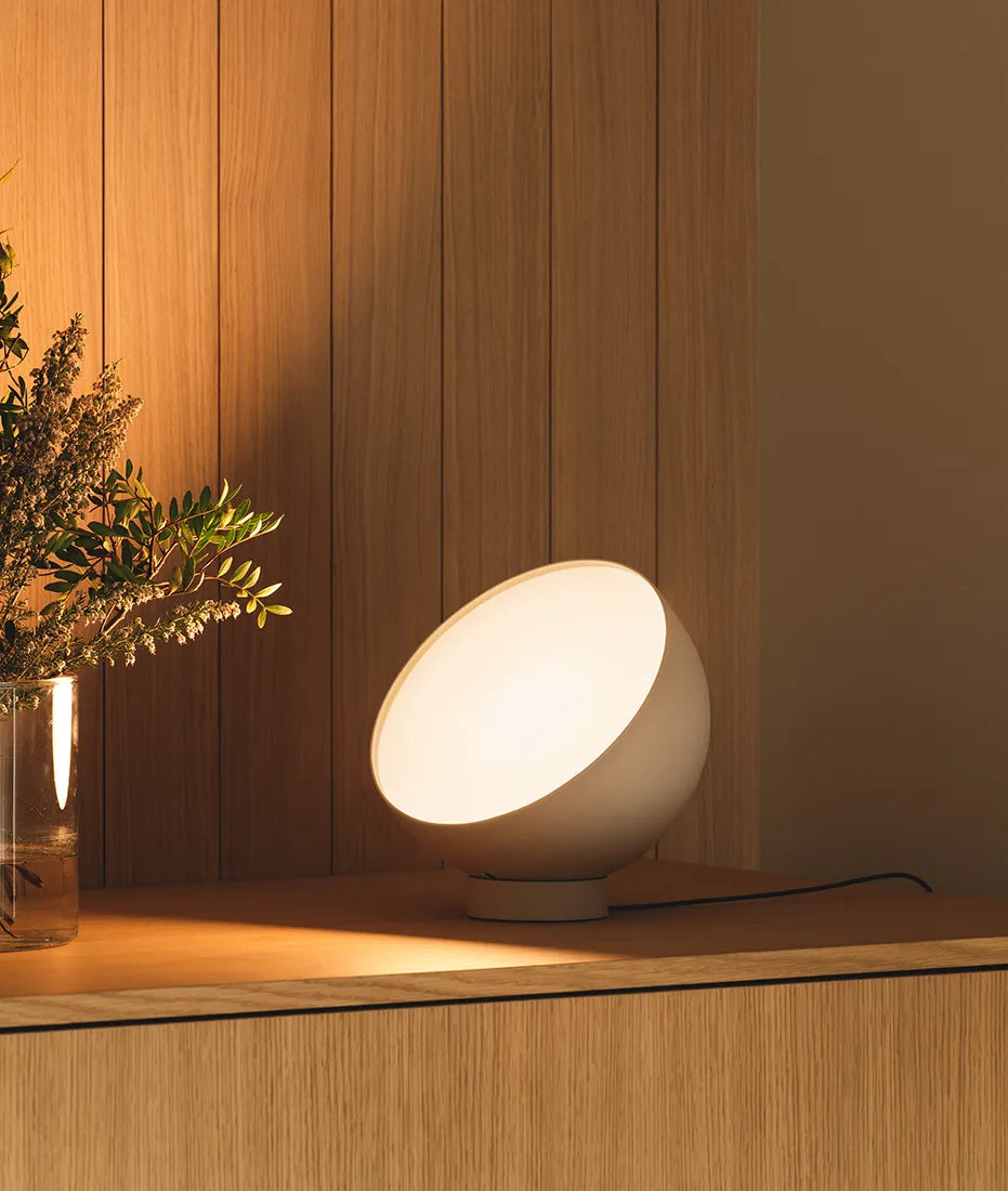 Plusminus Solo 6370 Stehleuchte, flacher Diffusor