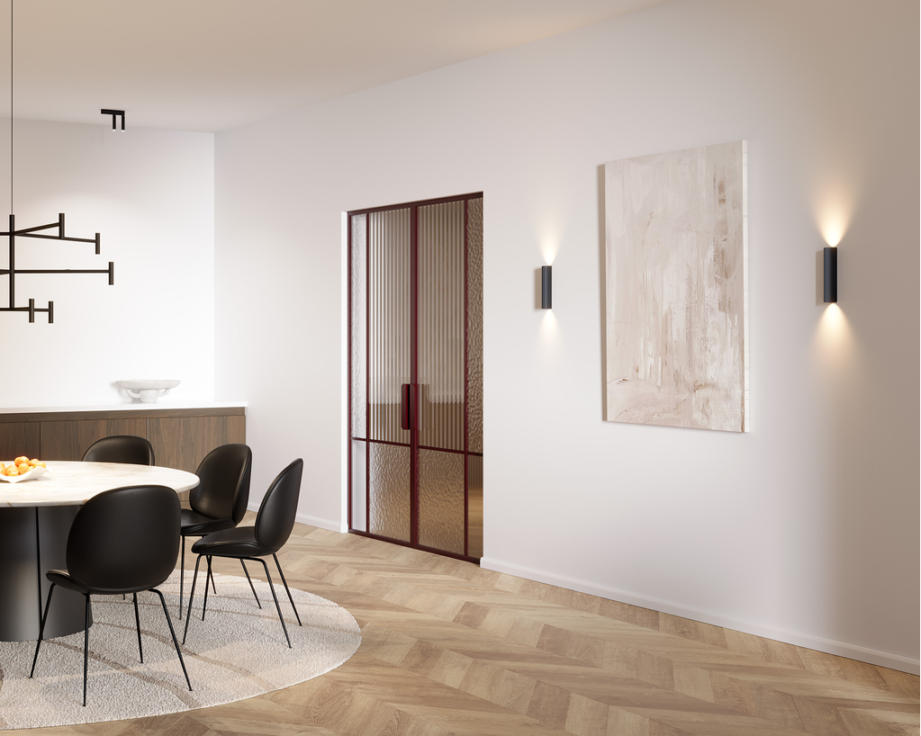 Zwei Wever & Ducré TRACE WALL mini 1.0 Wandleuchten mit 420 Lumen in einem Esszimmer