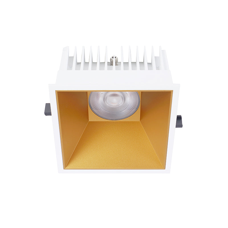 Einbaudownlight  FOCO-Q 30W mit weißem Gehäuse und goldenem Reflektor