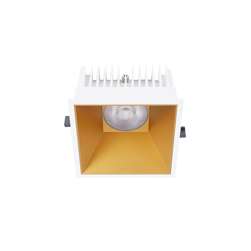 Einbaudownlight FOCO-Q mit weißem Gehäuse und goldenem Reflektor in 20W
