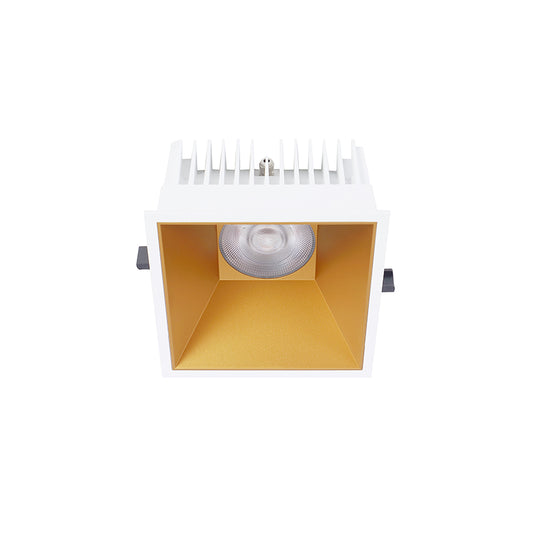 Einbaudownlight FOCO-Q mit weißem Gehäuse und goldenem Reflektor in 20W