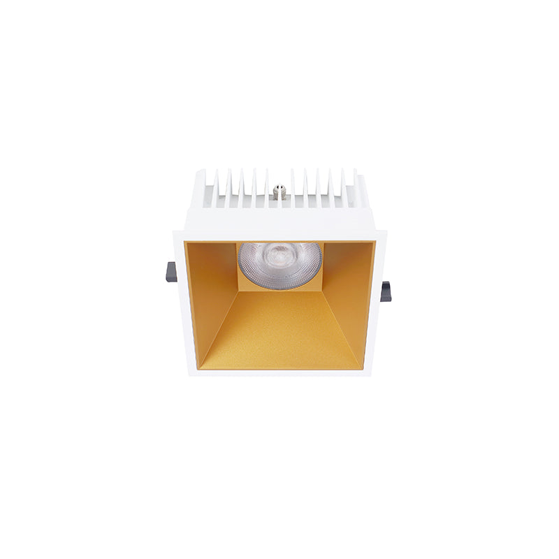 Einbaudownlight  in 15W FOCO-Q mit weißem Gehäuse und goldenem Reflektor