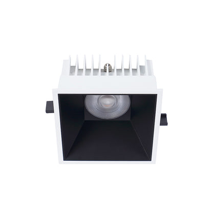 Einbaudownlight  in 30W FOCO-Q mit weißem Gehäuse und schwarzem Reflektor