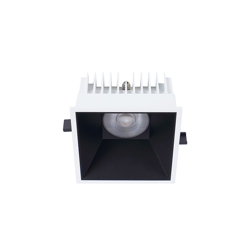 Einbaudownlight  in 20W FOCO-Q mit weißem Gehäuse und schwarzem Reflektor