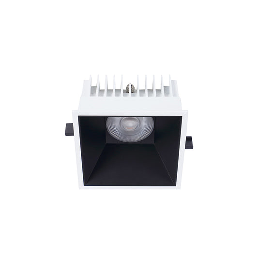 Einbaudownlight  in 20W FOCO-Q mit weißem Gehäuse und schwarzem Reflektor