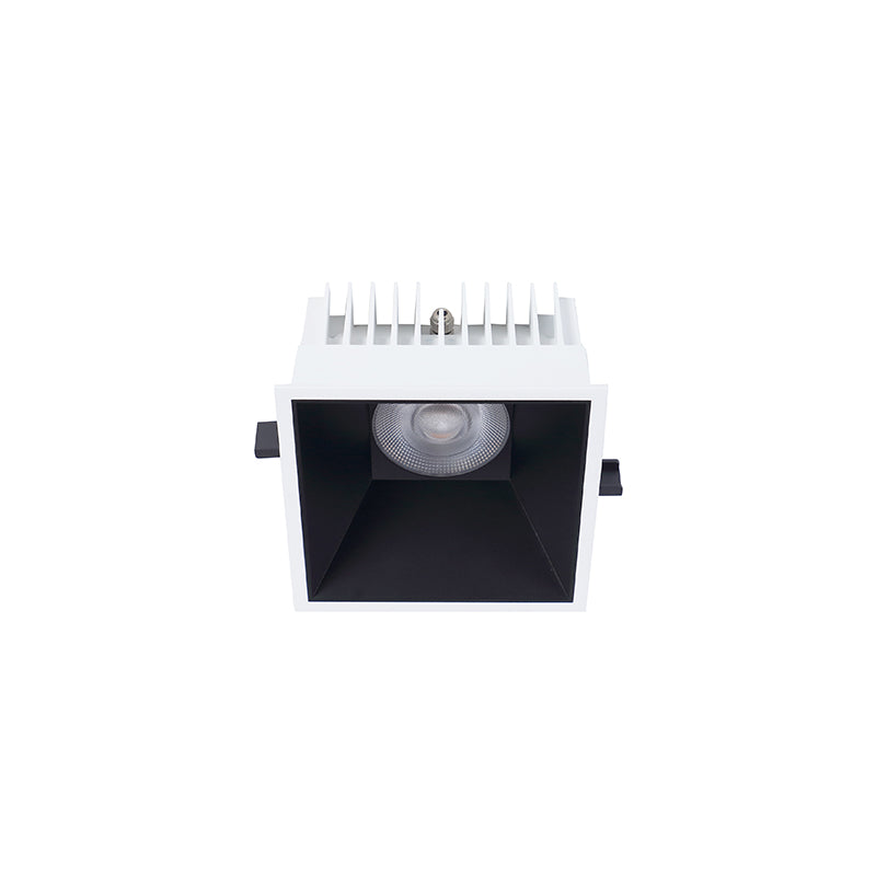 Einbaudownlight  in 15W FOCO-Q mit weißem Gehäuse und schwarzem Reflektor