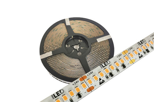 LED Stripe innoFlex in 3000K mit der Darstellung des LED-Streifens und der Rolle