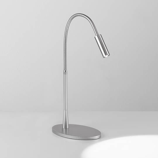 Zoom Tischleuchte von DLS Lighting in silber